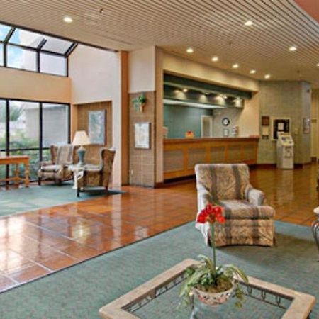 Ramada Columbia/Fort Jackson Area Dalaman gambar